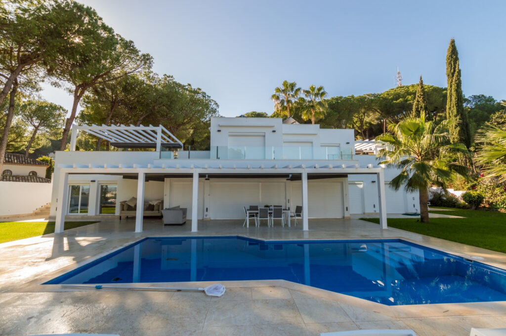 Luxury contemporary villa with spectacular sea and mountain views for short-term rent in Nueva Andalucia, Costa del Sol In Nueva Andalucia