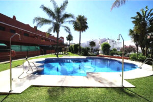 Bright 2-Bedroom Apartment – 5-Min Walk to Beach In Marina de Casares
