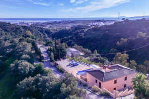 Sea-View Villa with Large Plots & Endless Potential – La Pantoja, Estepona Hills