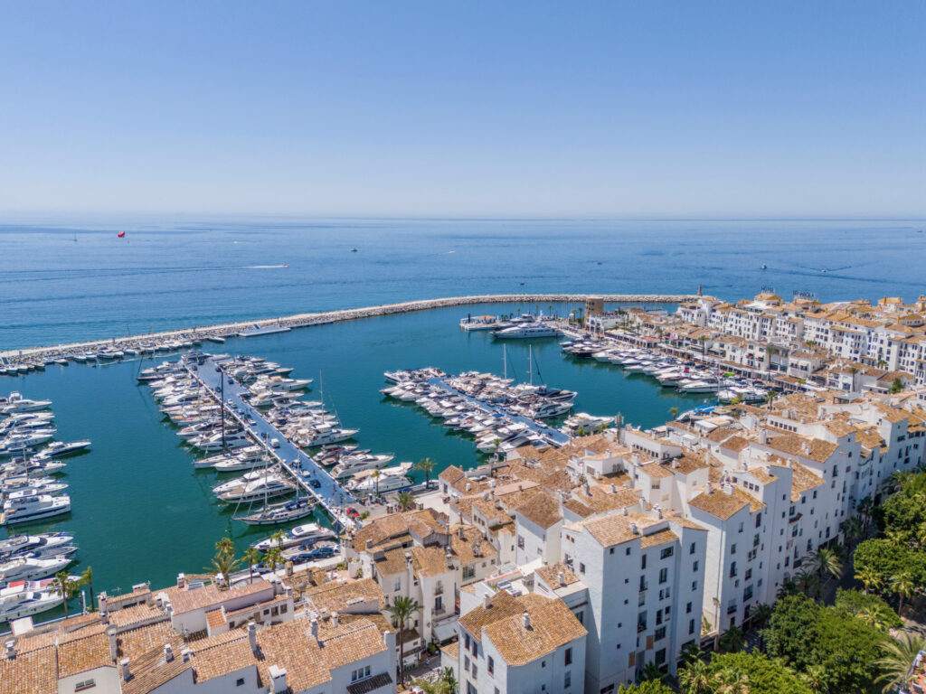 Puerto Banus – apartment with sea views In Puerto