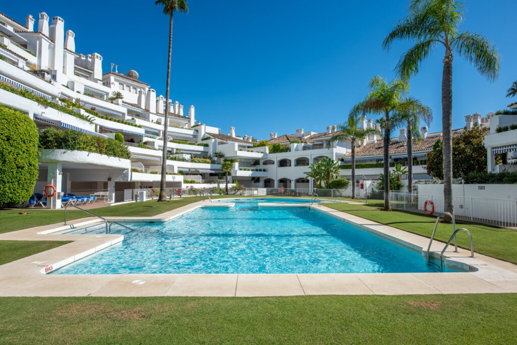 Beautiful two bedroom ground floor apartment, located in the sought-after Birdie Club community in RÃo Real, Marbella