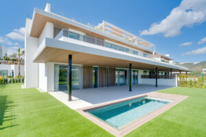 Brand new, elegant four bedroom ground-floor east-facing duplex apartment located in Santa Clara, Marbella East In Santa Clara