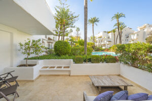 New Apartment on Marbella Golden Mile Beachfront In Alhambra del Mar