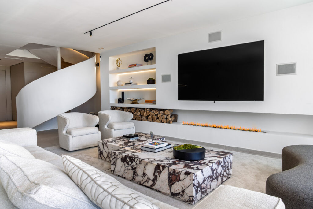 Elegant Renovated Townhouse on Frontline La Quinta Golf with Spectacular Views In La Quinta