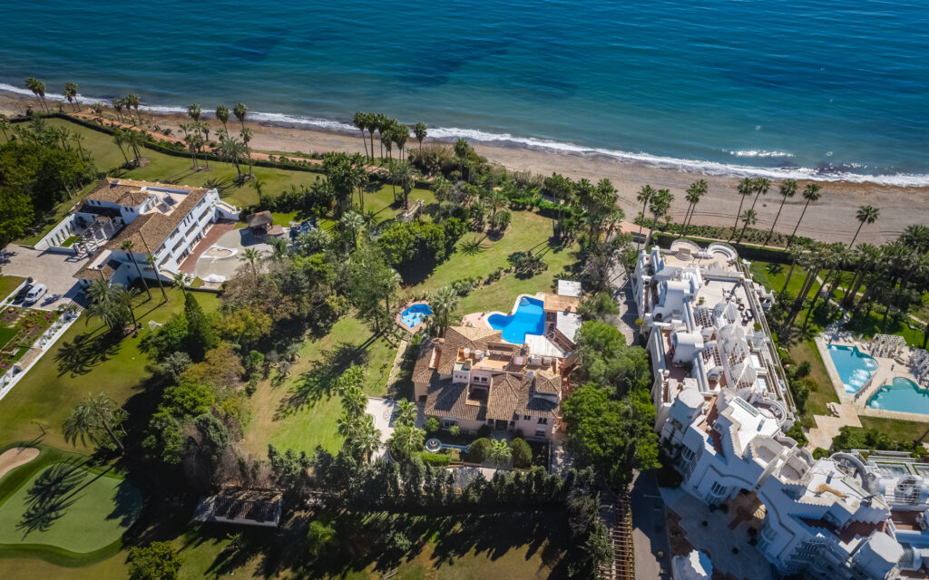 Villa In Hacienda Beach Estepona East Estepona