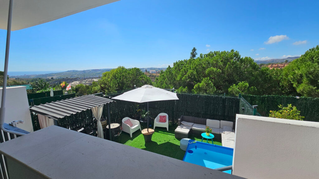 Elegant Four-Bedroom Apartment with Panoramic Views in Doña Julia, Casares In Doña Julia