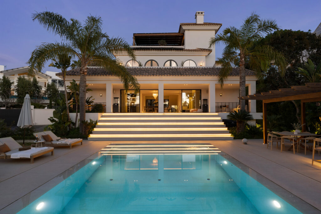 Villa In Los Naranjos Nueva Andalucia Marbella