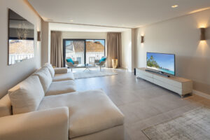 Renovated apartment on the first line of Puerto Banus, with sea views In Marbella – Puerto Banus