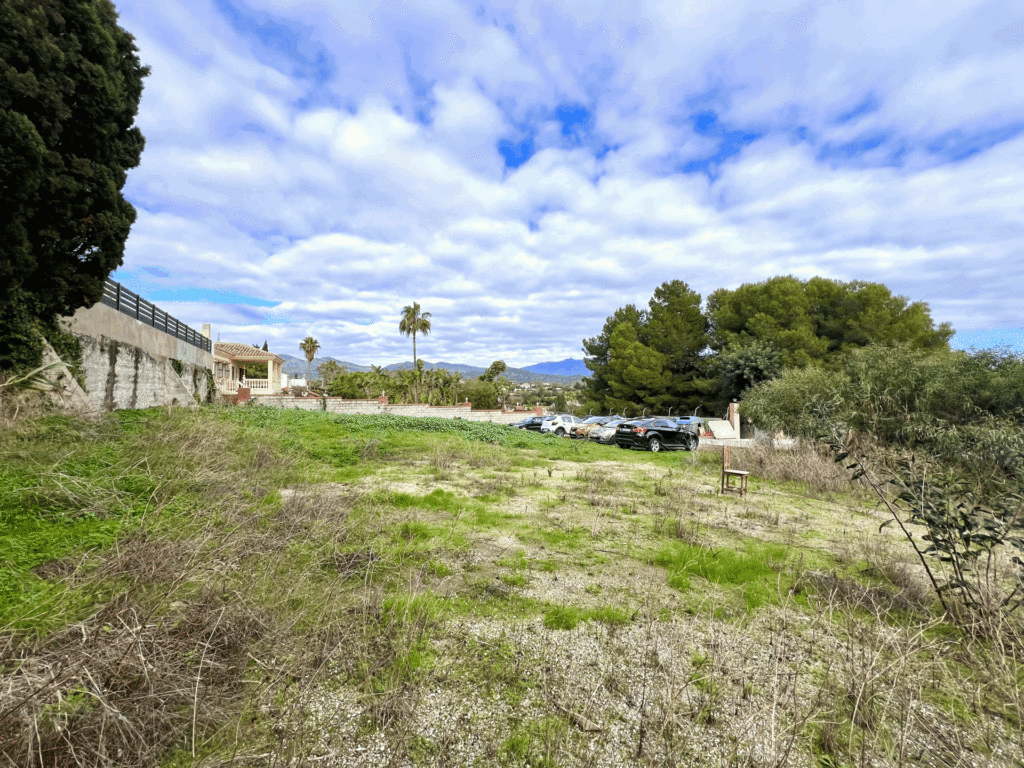 Plot for sale in Estepona In El Padron