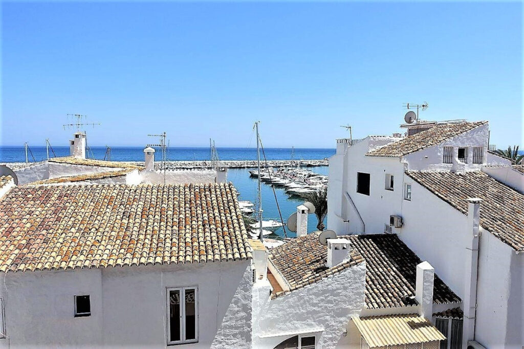 Middle Floor Apartment Puerto Banús