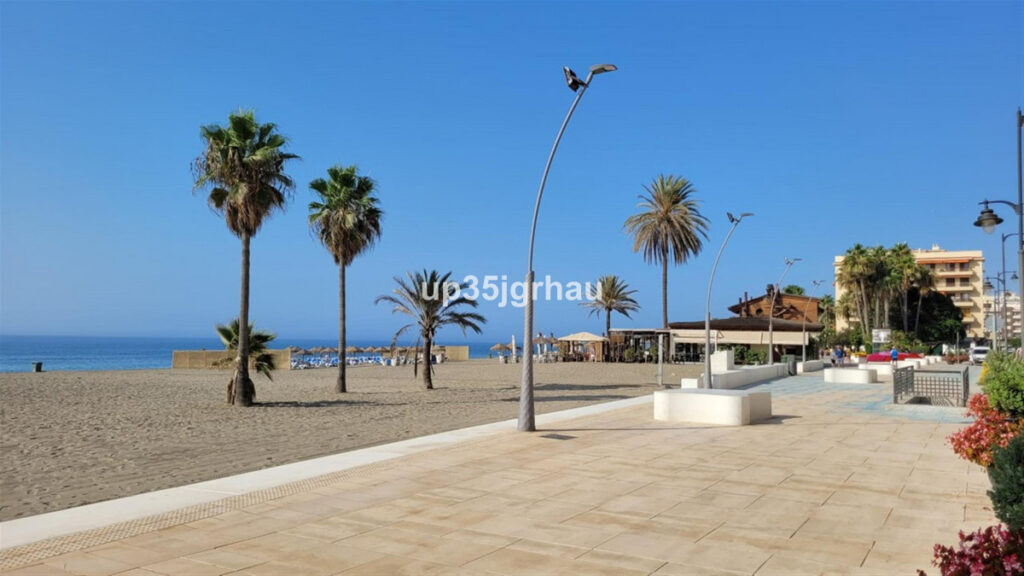 Middle Floor Studio Estepona