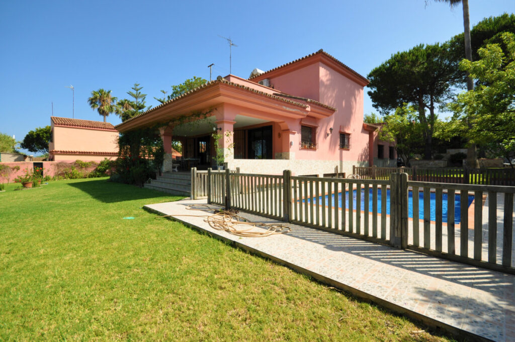 Detached Villa Casares Playa