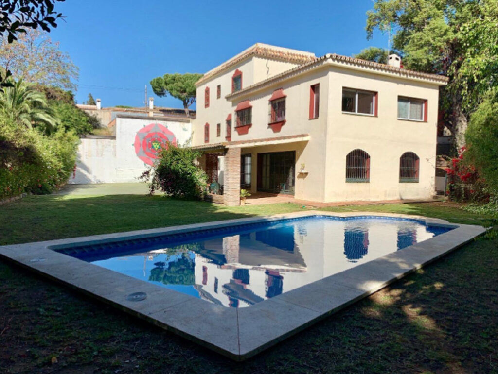 Detached Villa Elviria