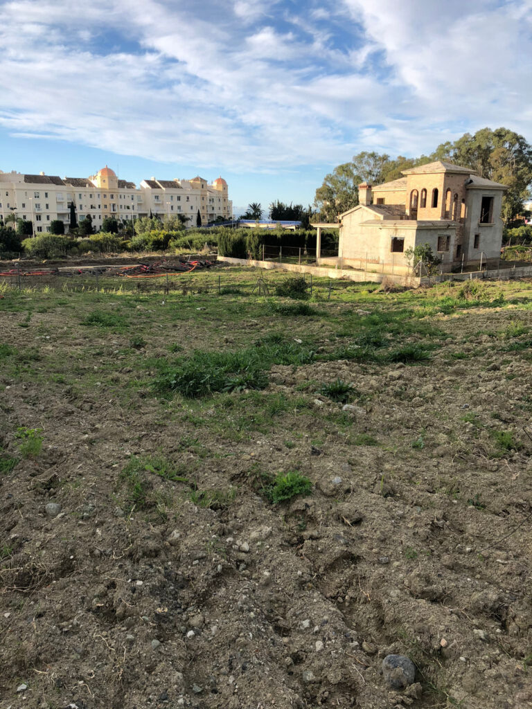 Residential Plot Selwo