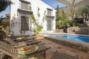 Detached Villa Sayalonga