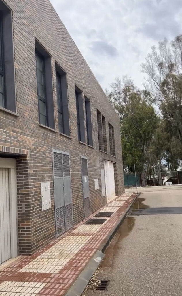 Apartment Complex Cancelada