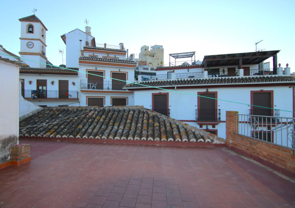 Middle Floor Apartment Guaro