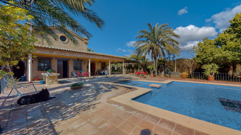 Detached Villa Bobadilla