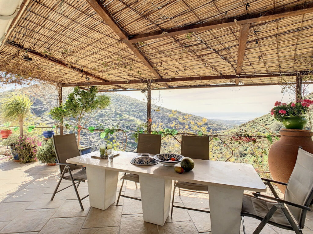 Detached Villa Arenas