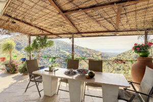 Detached Villa Arenas