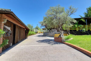 Detached Villa Monda