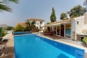 Detached Villa Sayalonga