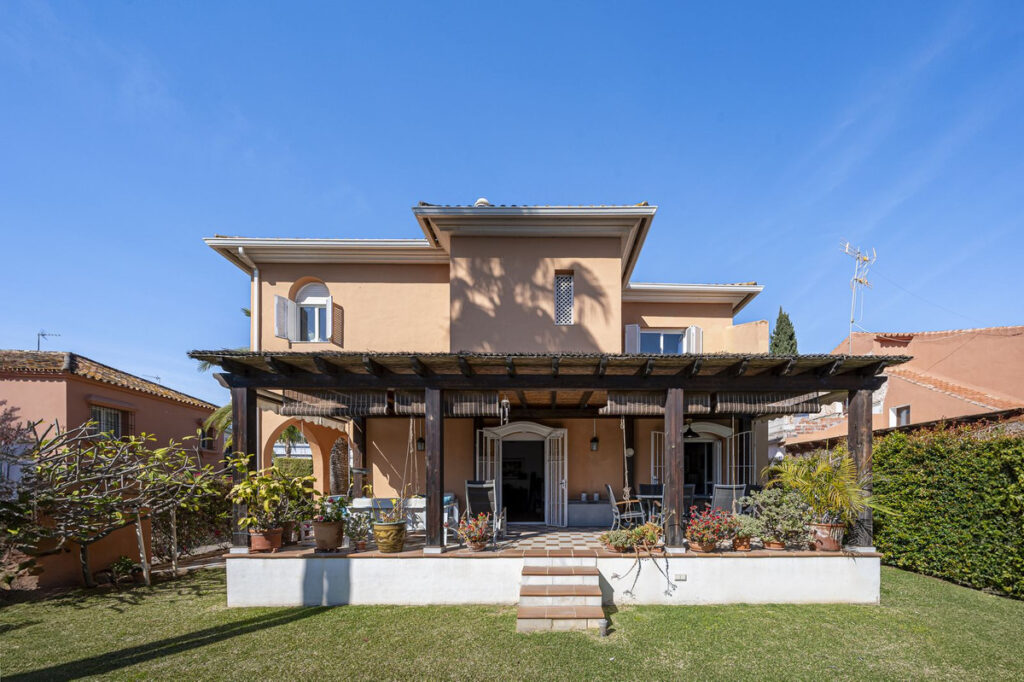 Detached Villa The Golden Mile