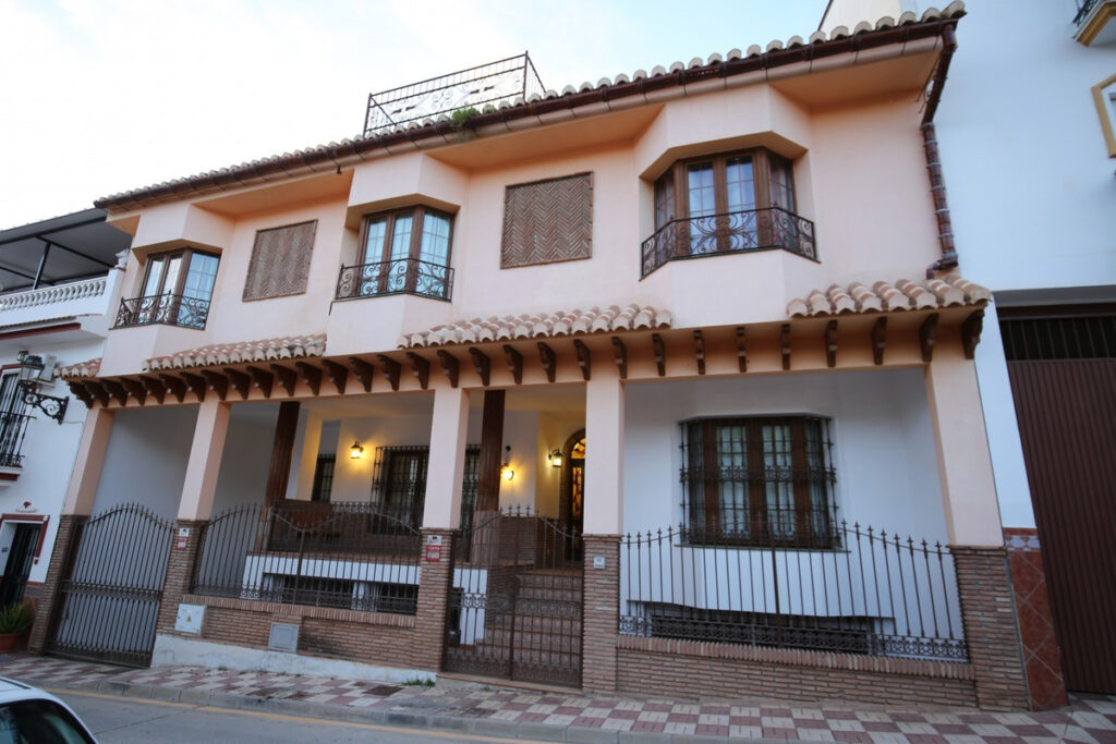 Detached Villa Benamargosa