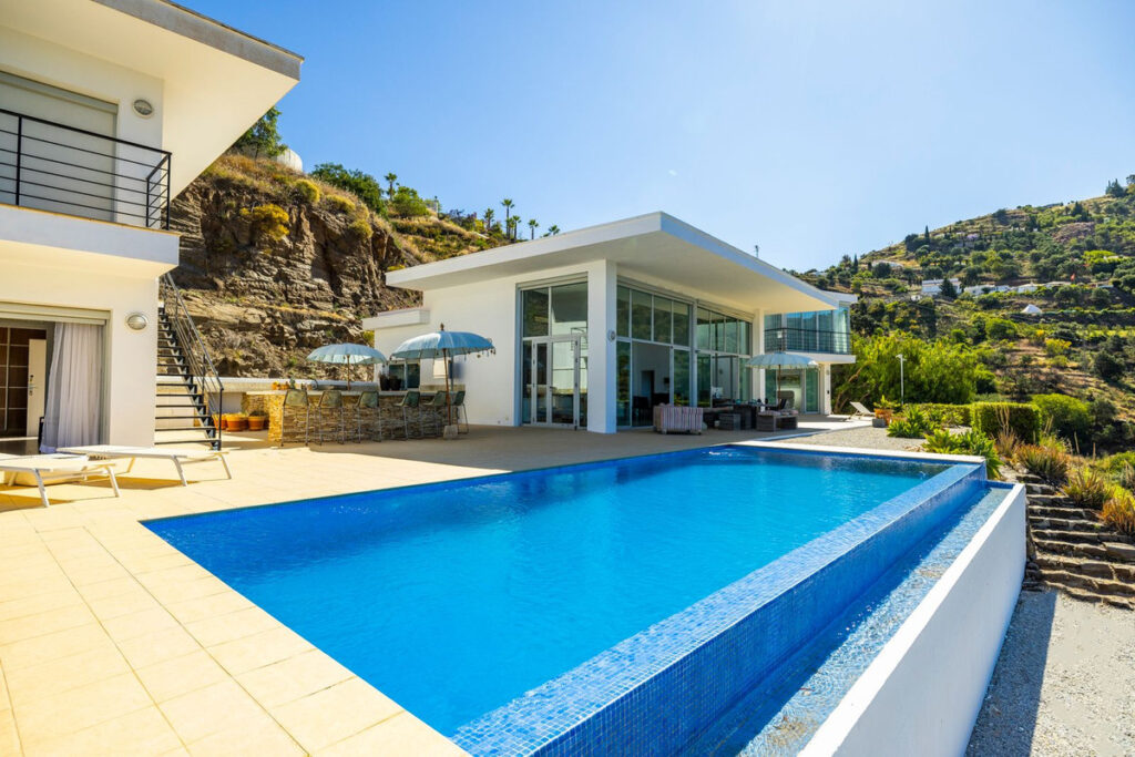 Detached Villa Sayalonga