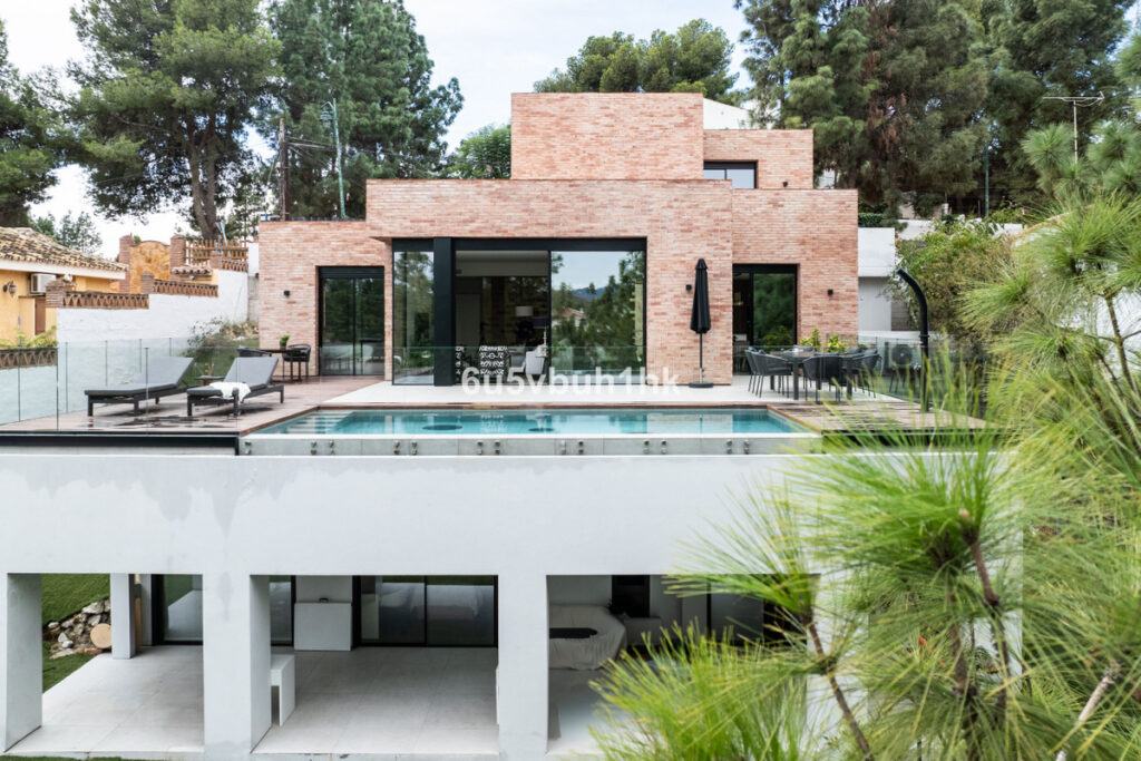 Detached Villa El Atabal