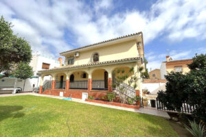 Detached Villa El Coto