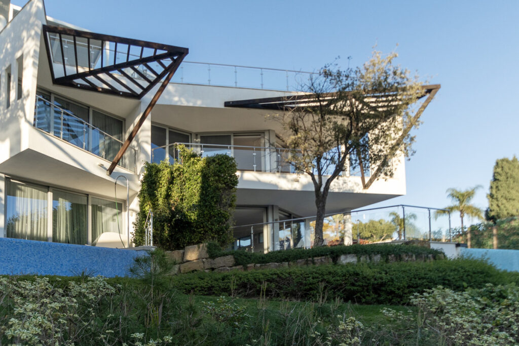 Semi-Detached House The Golden Mile