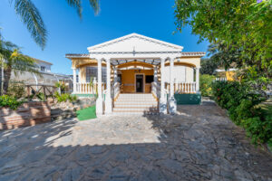 Detached Villa Las Chapas