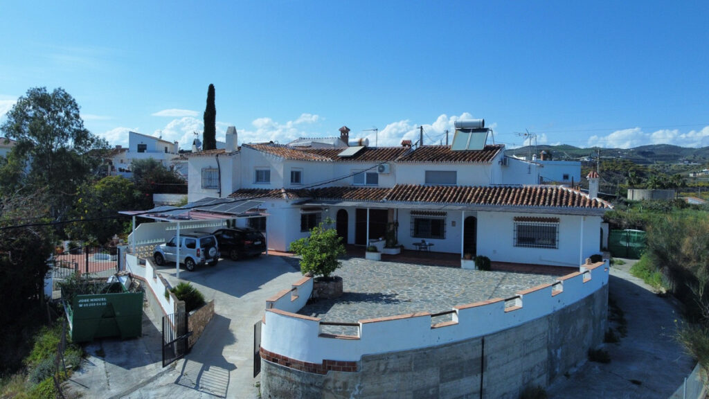 Detached Villa Almayate