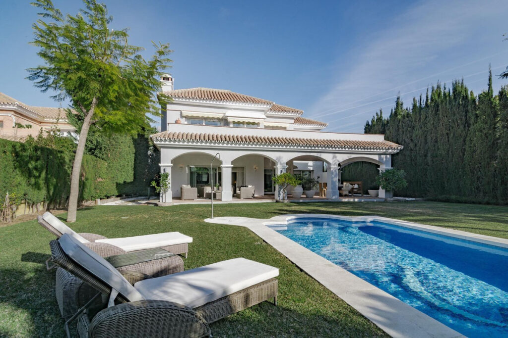 Detached Villa Nueva Andalucía