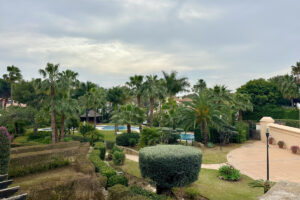 Middle Floor Apartment Puerto Banús