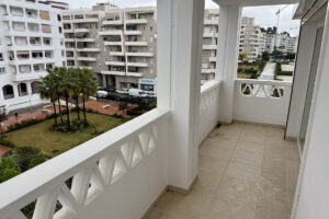 Middle Floor Apartment La Campana