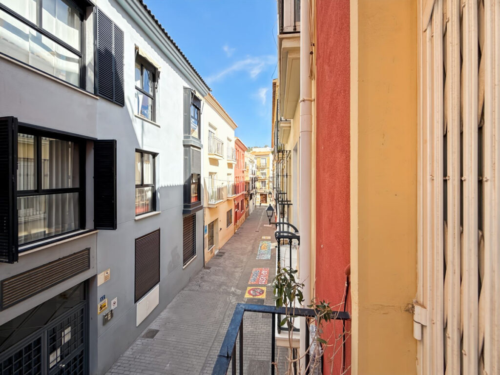 Middle Floor Apartment La Merced