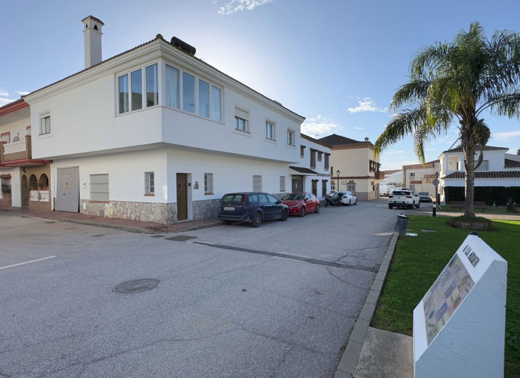 Detached Villa Casares Pueblo