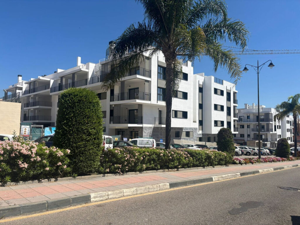 Middle Floor Apartment Estepona