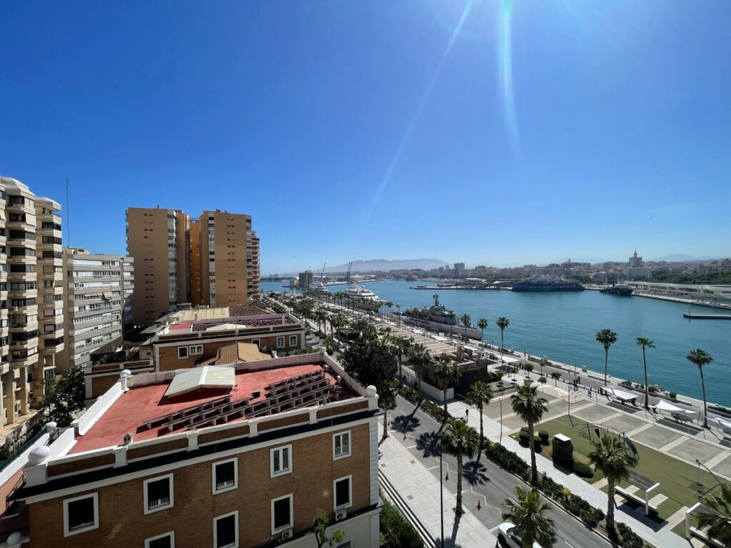 Middle Floor Apartment Malagueta