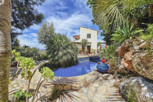 Detached Villa Sayalonga