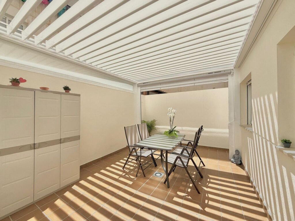 Middle Floor Apartment Las Lagunas