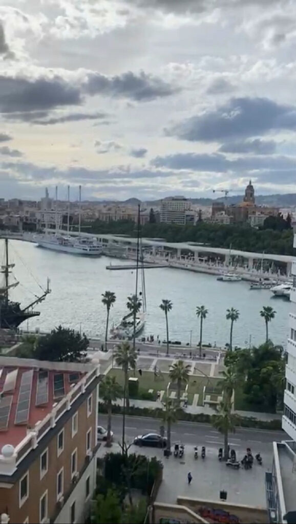 Middle Floor Apartment Málaga Centro