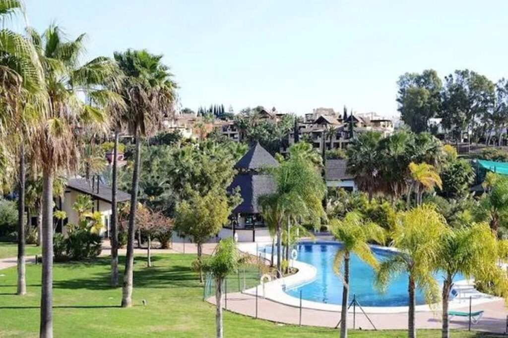 Middle Floor Apartment Estepona