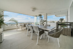 Middle Floor Apartment Aloha