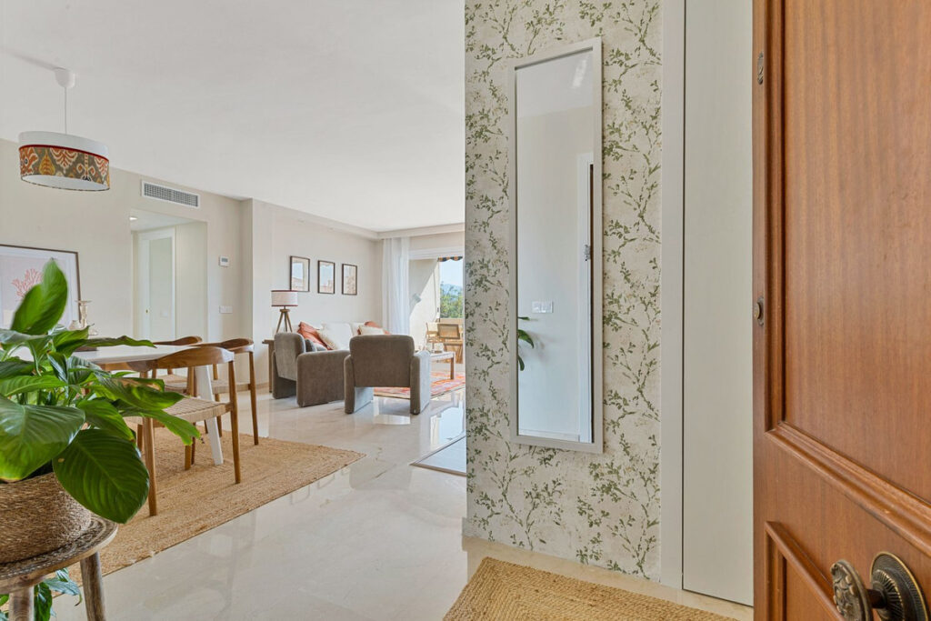 Middle Floor Apartment Nueva AndalucÃa