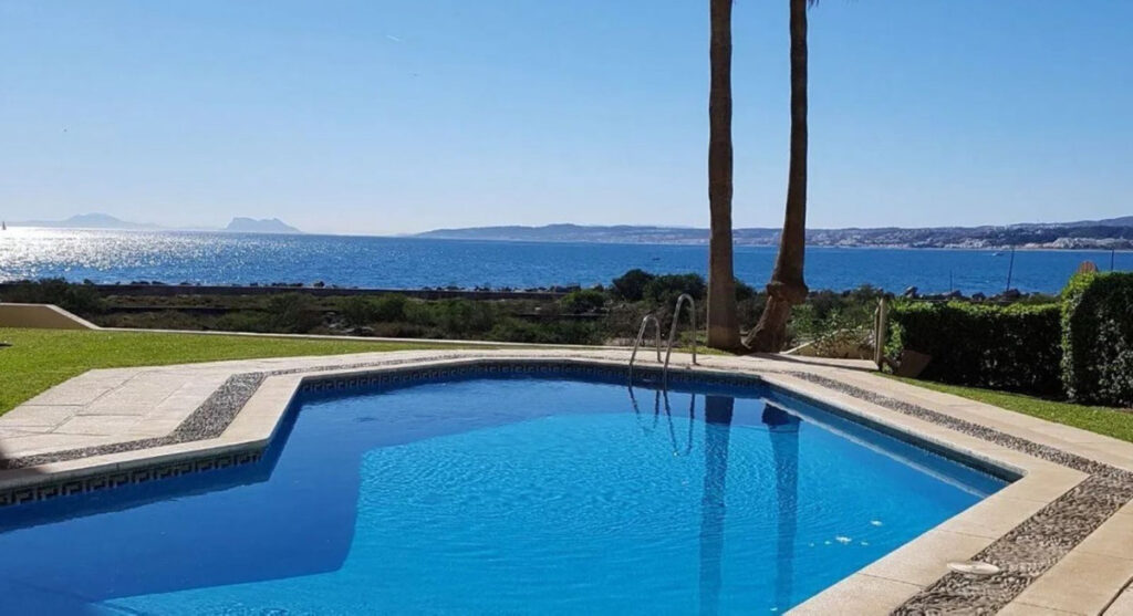 Middle Floor Apartment Estepona