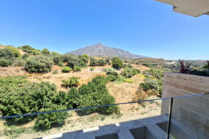 Middle Floor Apartment Aloha