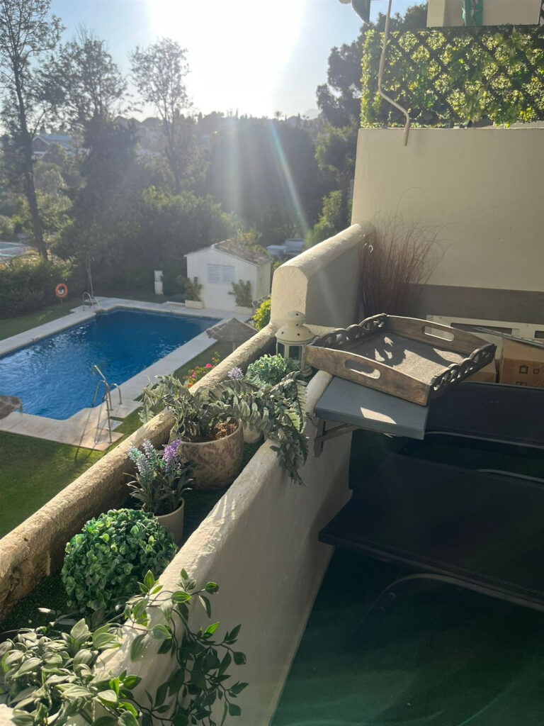 Middle Floor Apartment Artola